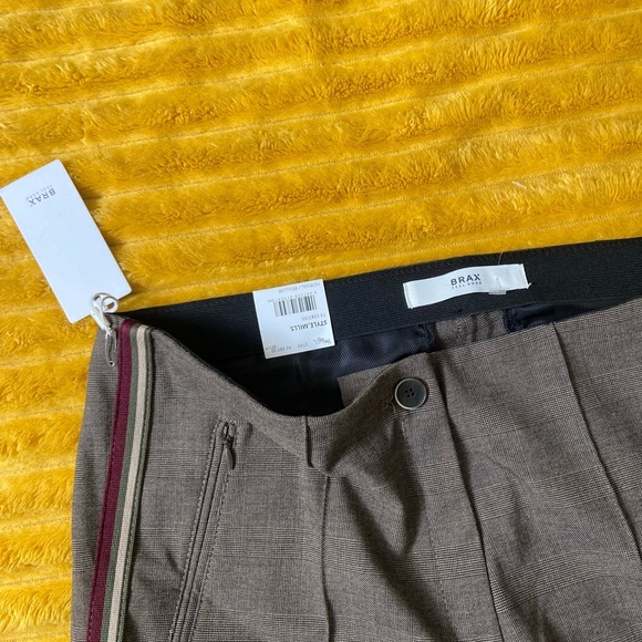 BRAX Women’s Work Pants Style Mills Brown Side Stripes NWT ACTUAL 33x31 Skinny - Picture 3 of 7